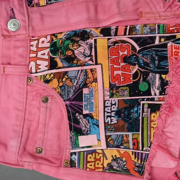 Levi's Pink Star Wars Jean Shorts - Picture 2 of 7